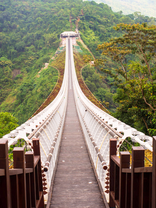 山川琉璃吊橋