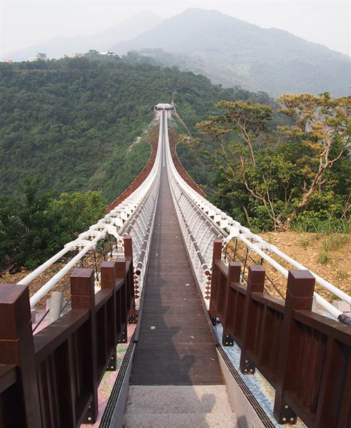 山川琉璃吊橋