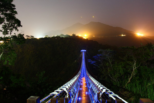 山川琉璃吊橋