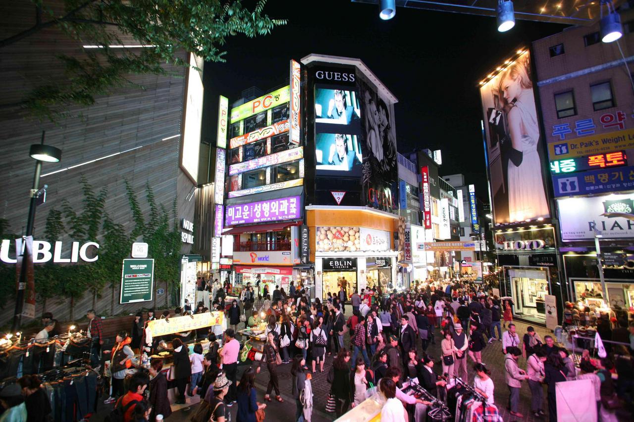 韓國自由行攻略行程首爾明洞韓國著名的購物街